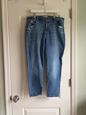 Abercrombie & Fitch Women's Blue Skinny Jeans with Light Distressing